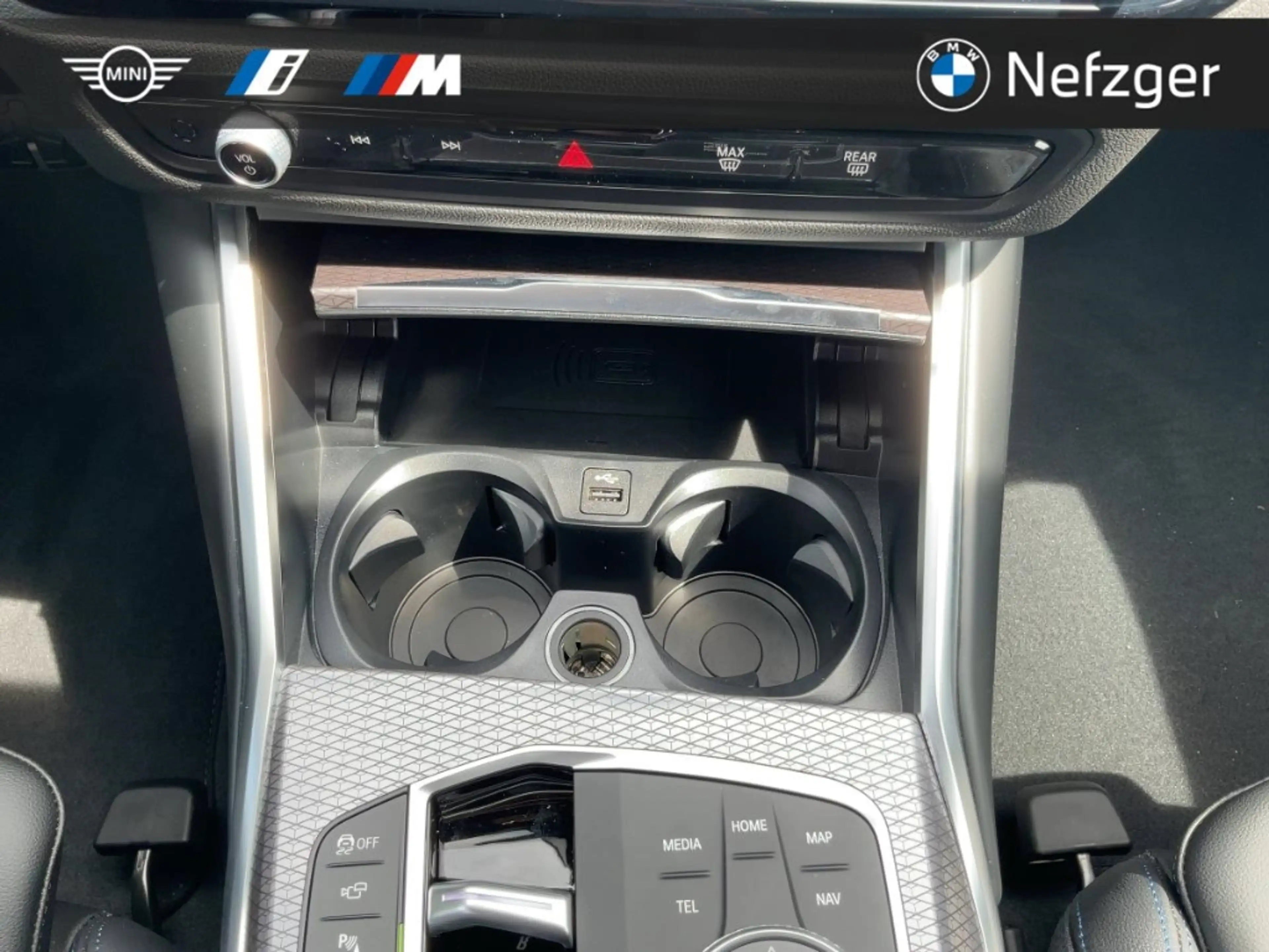 BMW 330 i xDrive Lim. M Sport Pro HUD 360° ACC AHK — photo 10