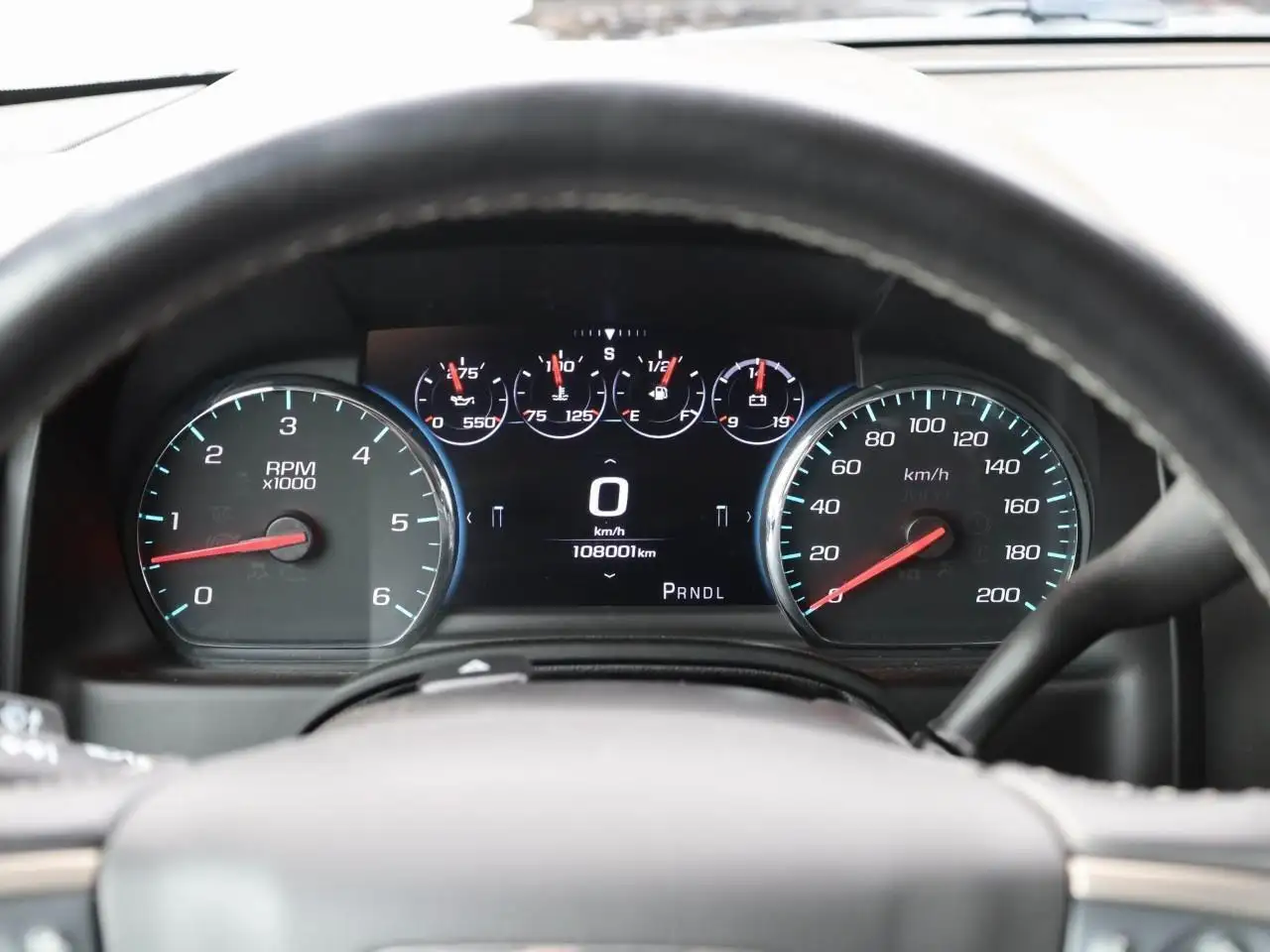 GMC Yukon снимка GMC Yukon