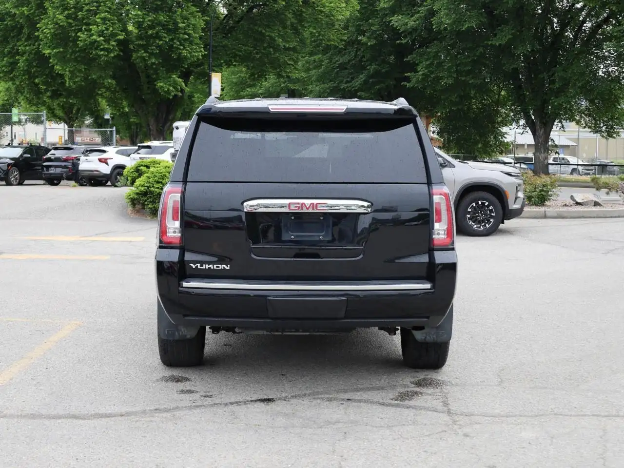 GMC Yukon снимка GMC Yukon