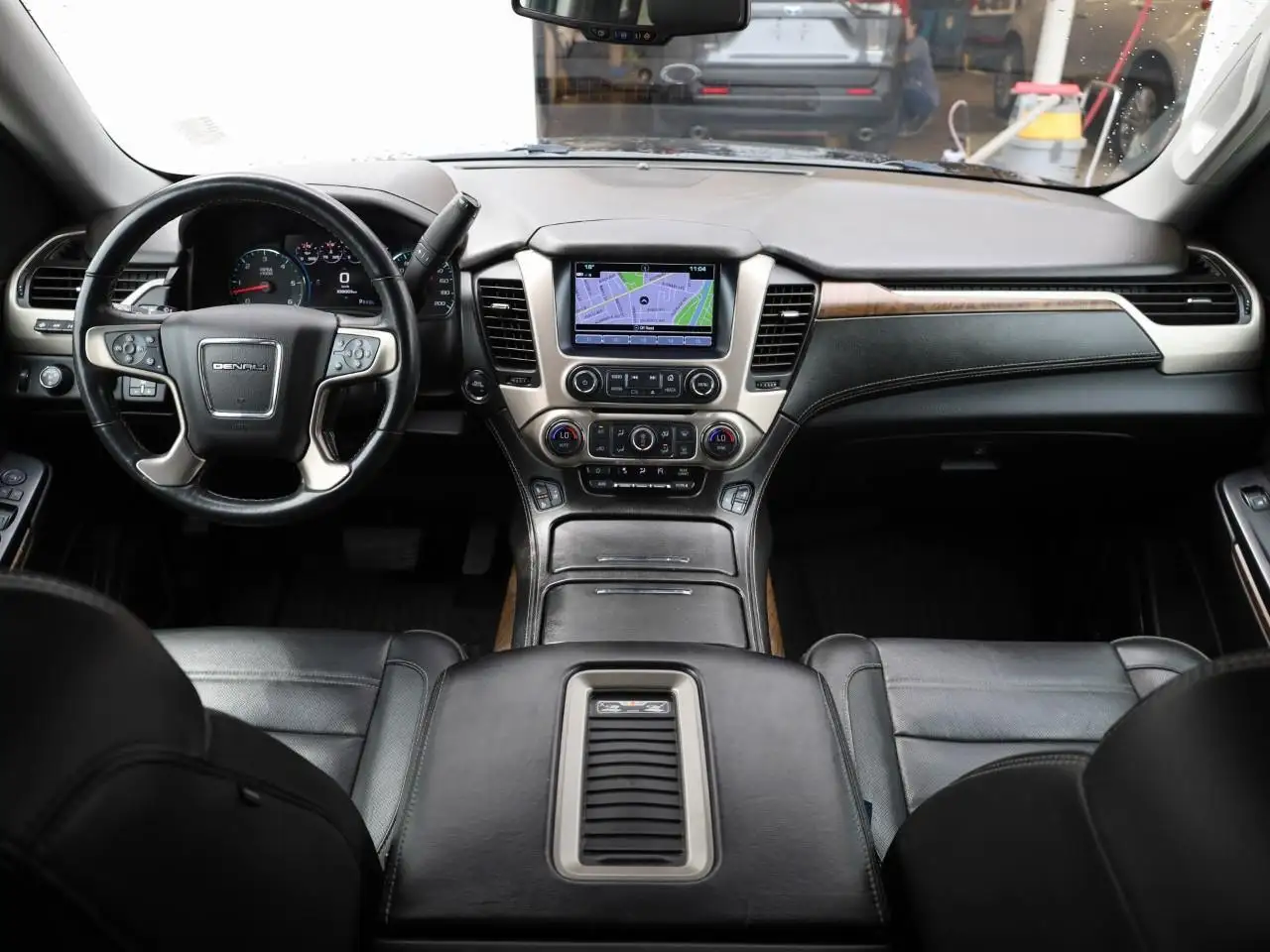GMC Yukon снимка GMC Yukon