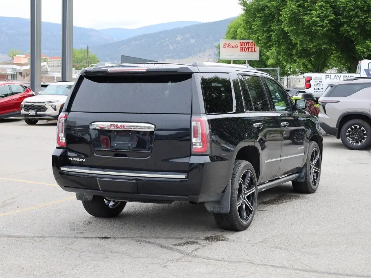 GMC Yukon снимка GMC Yukon