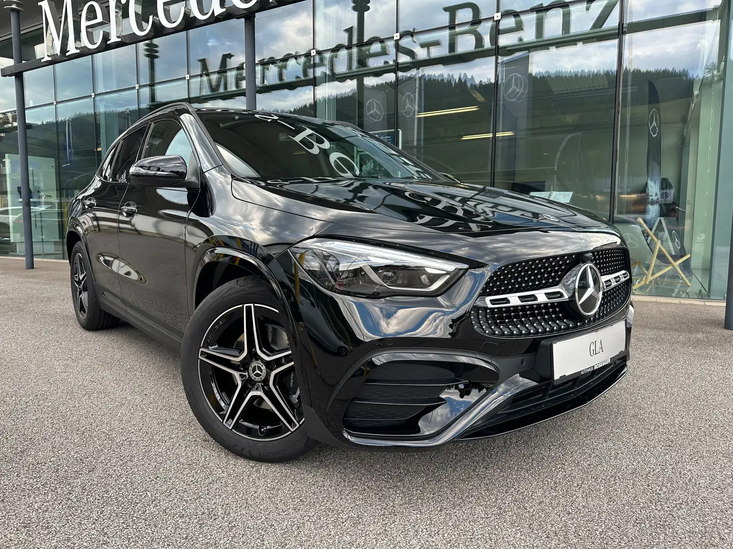 Mercedes-Benz GLA 200 4Matic Ö-Edition Aut. *AMG-Line*Multibeam*AHV* Schwarz - 2