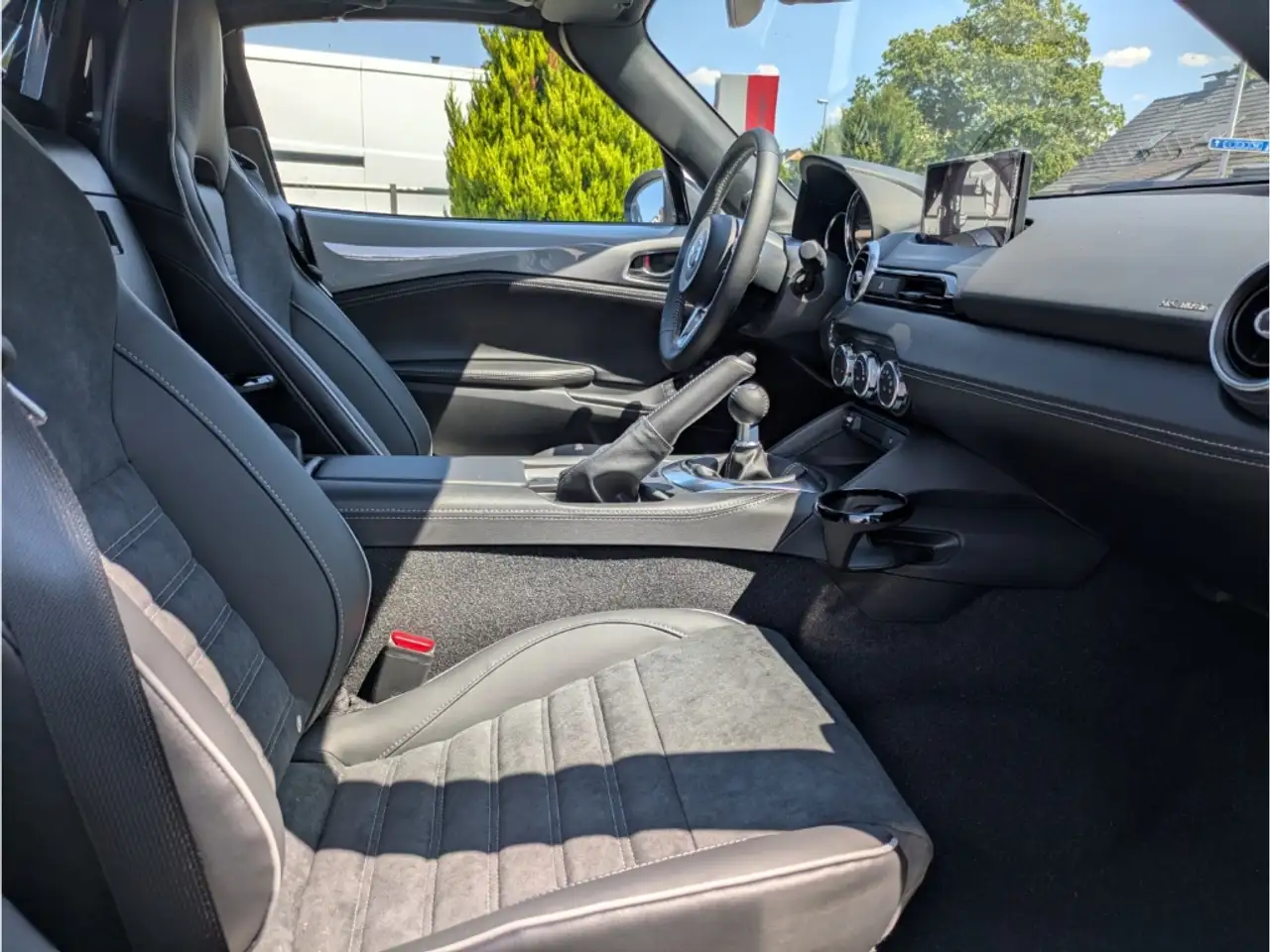 Mazda MX-5 RF HOMURA Skyactiv-G 132PS 6MT El. Verdeck Faltdac, миниатюра 6