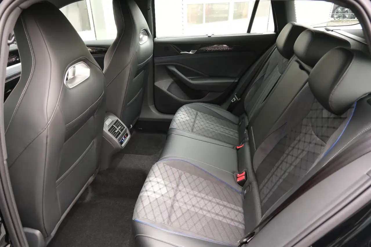 Volkswagen Passat 2026 — фото 9