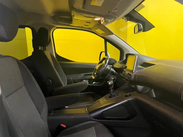 Peugeot Rifter view 10