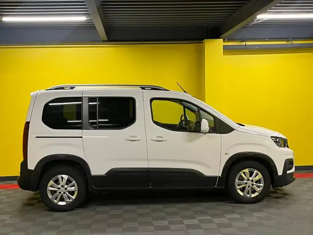 Peugeot Rifter view 3