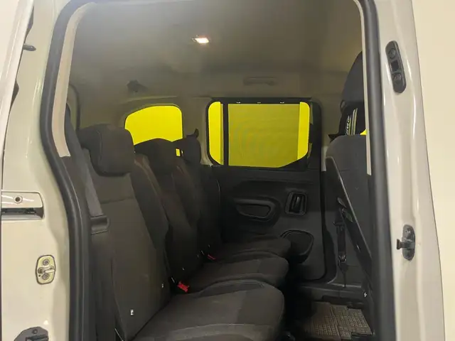 Peugeot Rifter view 12