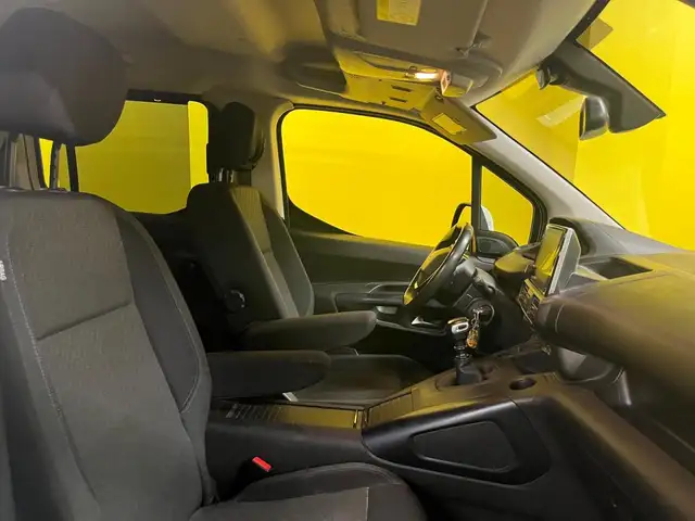 Peugeot Rifter view 11