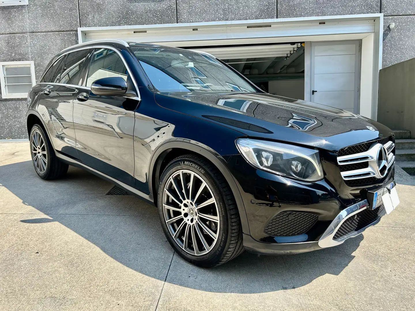 Mercedes-Benz GLC 220 GLC 220d - X253 d Premium 4matic auto - R20!! Schwarz - 1