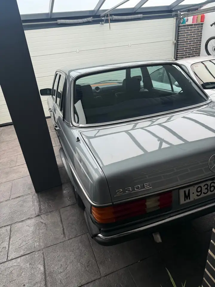 Mercedes-Benz 230E, foto 4
