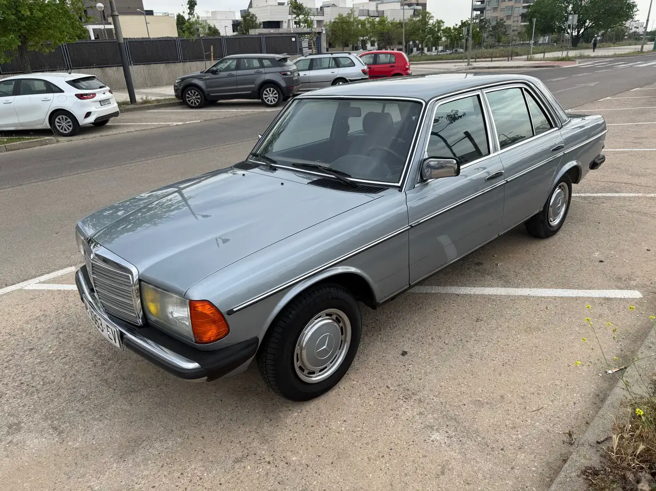 Mercedes-Benz 230E, foto 6
