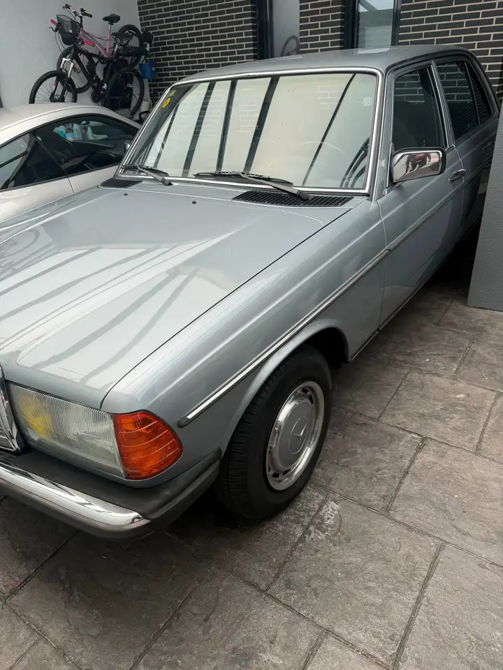 Mercedes-Benz 230E, foto 5