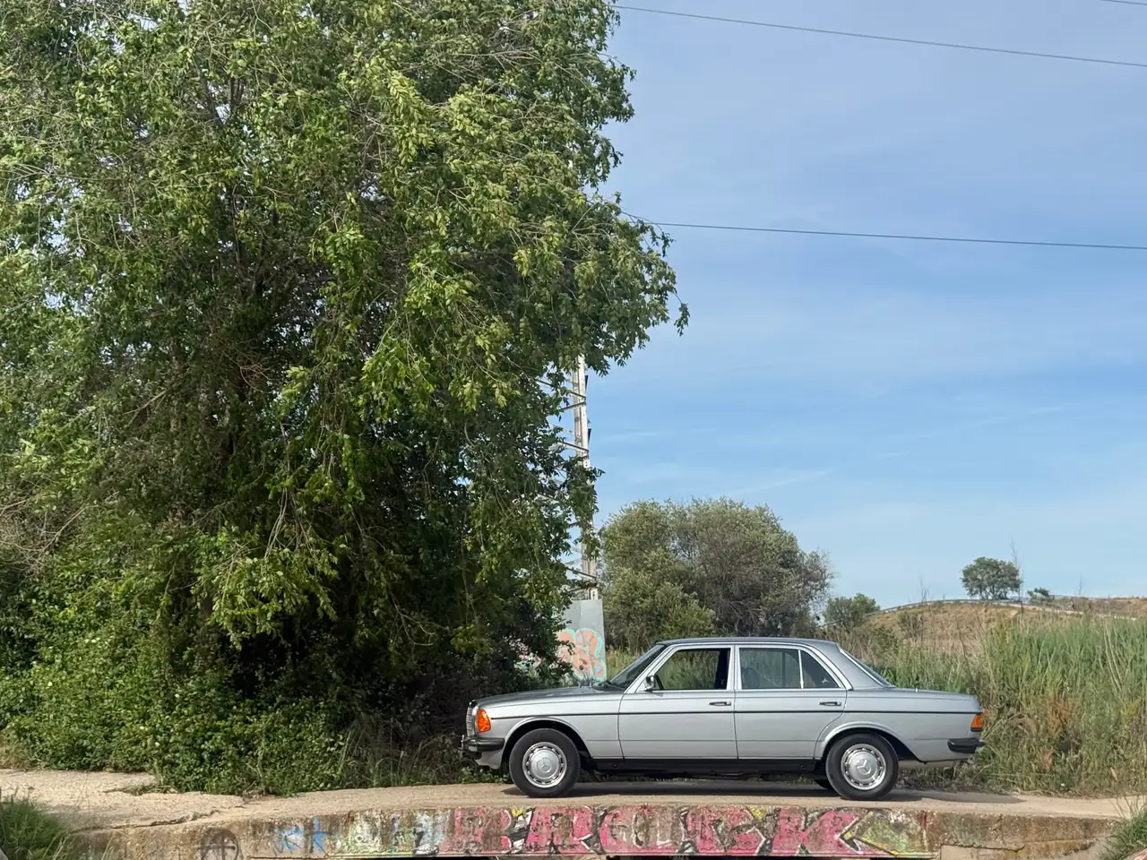 Mercedes-Benz 230E, foto 1