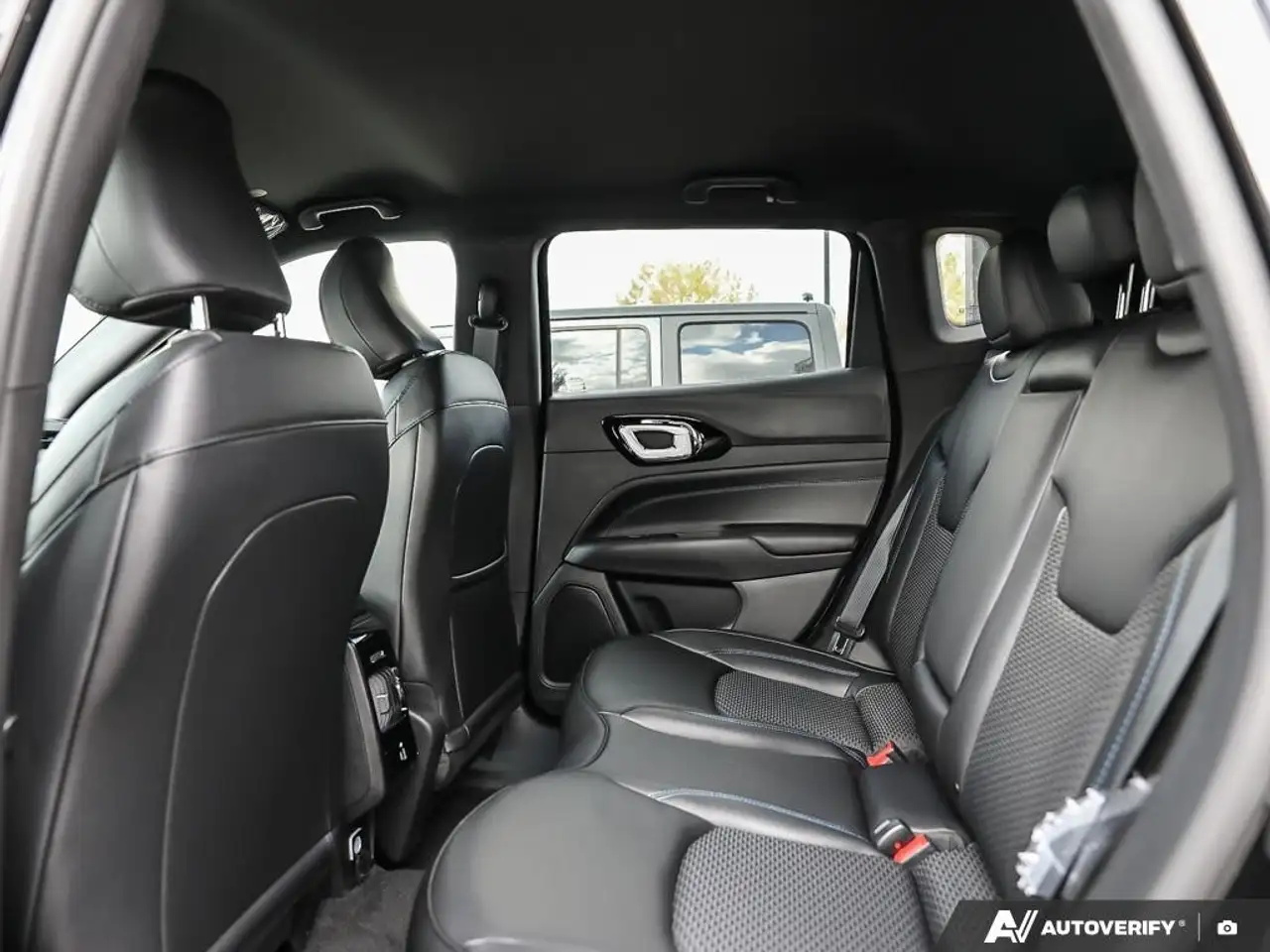 Jeep Compass снимка Jeep Compass