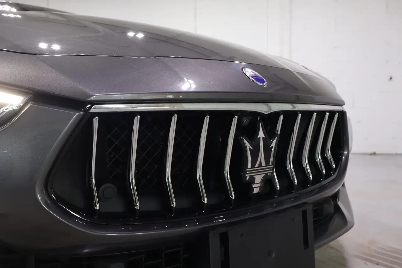 Maserati Ghibli снимка Maserati Ghibli