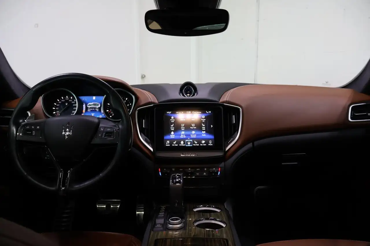 Maserati Ghibli снимка Maserati Ghibli