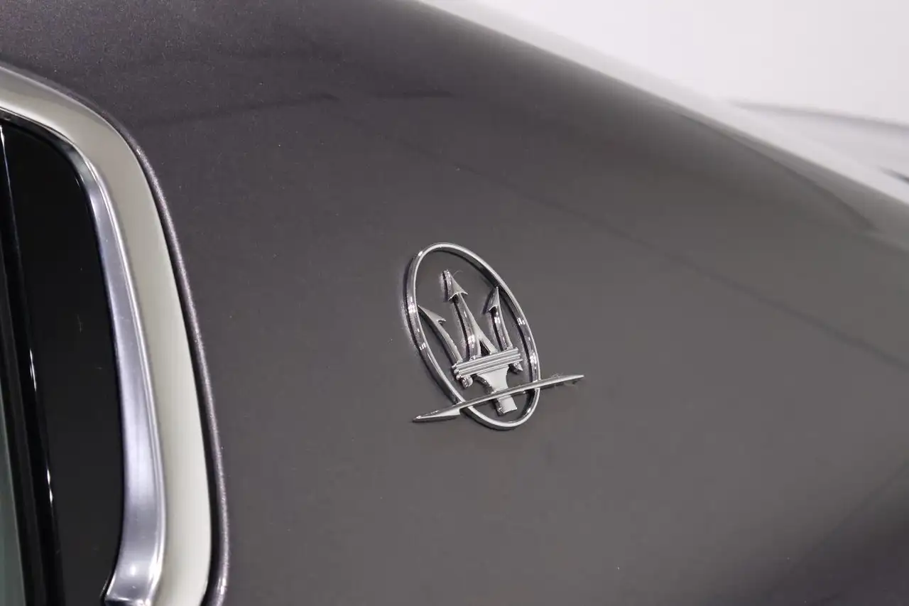 Maserati Ghibli снимка Maserati Ghibli