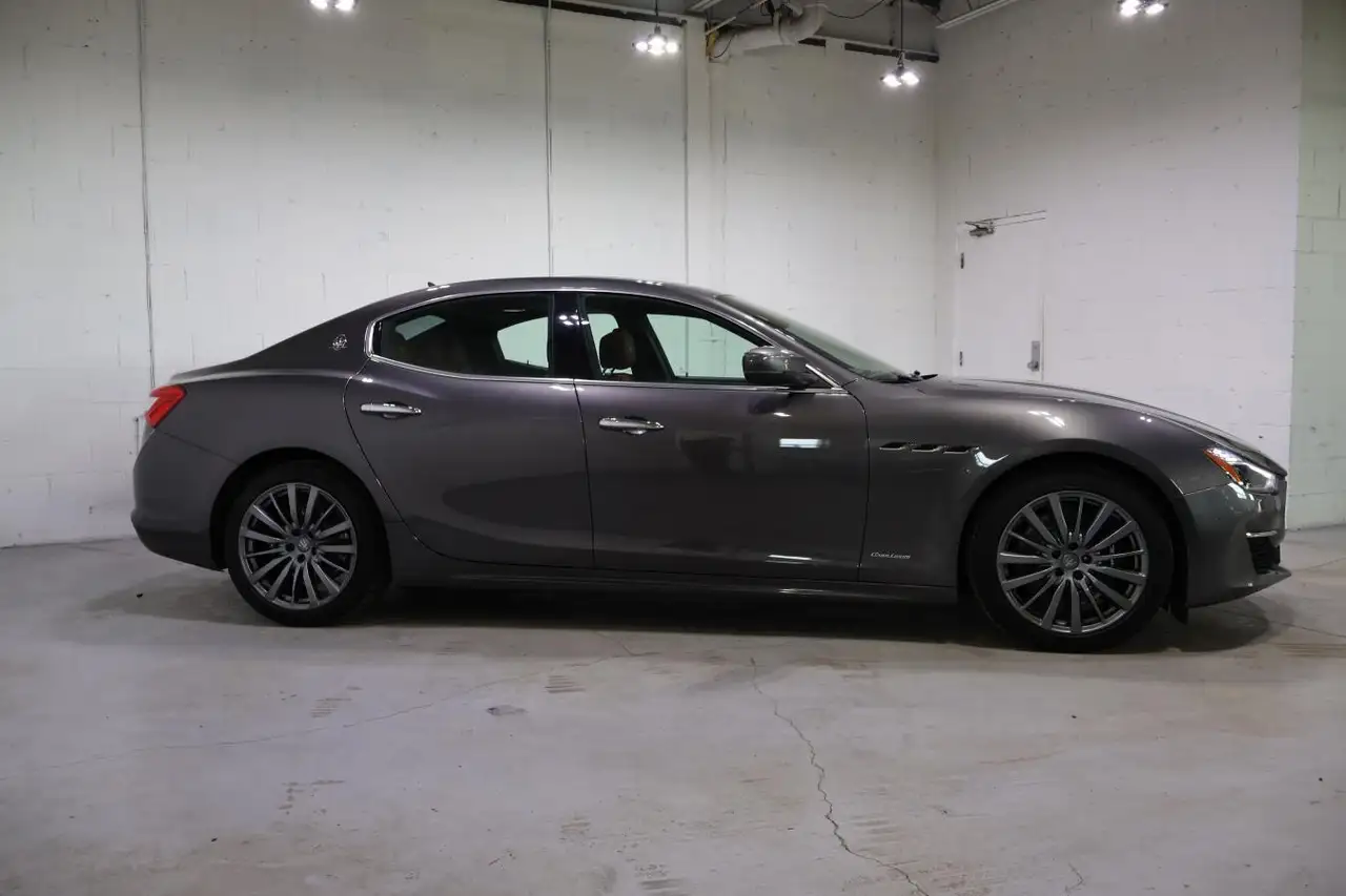 Maserati Ghibli снимка Maserati Ghibli
