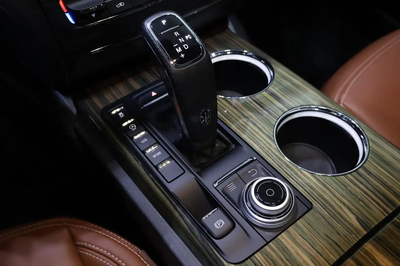 Maserati Ghibli снимка Maserati Ghibli