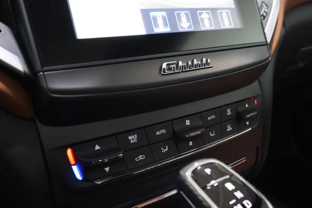 Maserati Ghibli снимка Maserati Ghibli