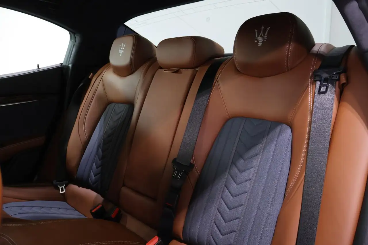 Maserati Ghibli снимка Maserati Ghibli