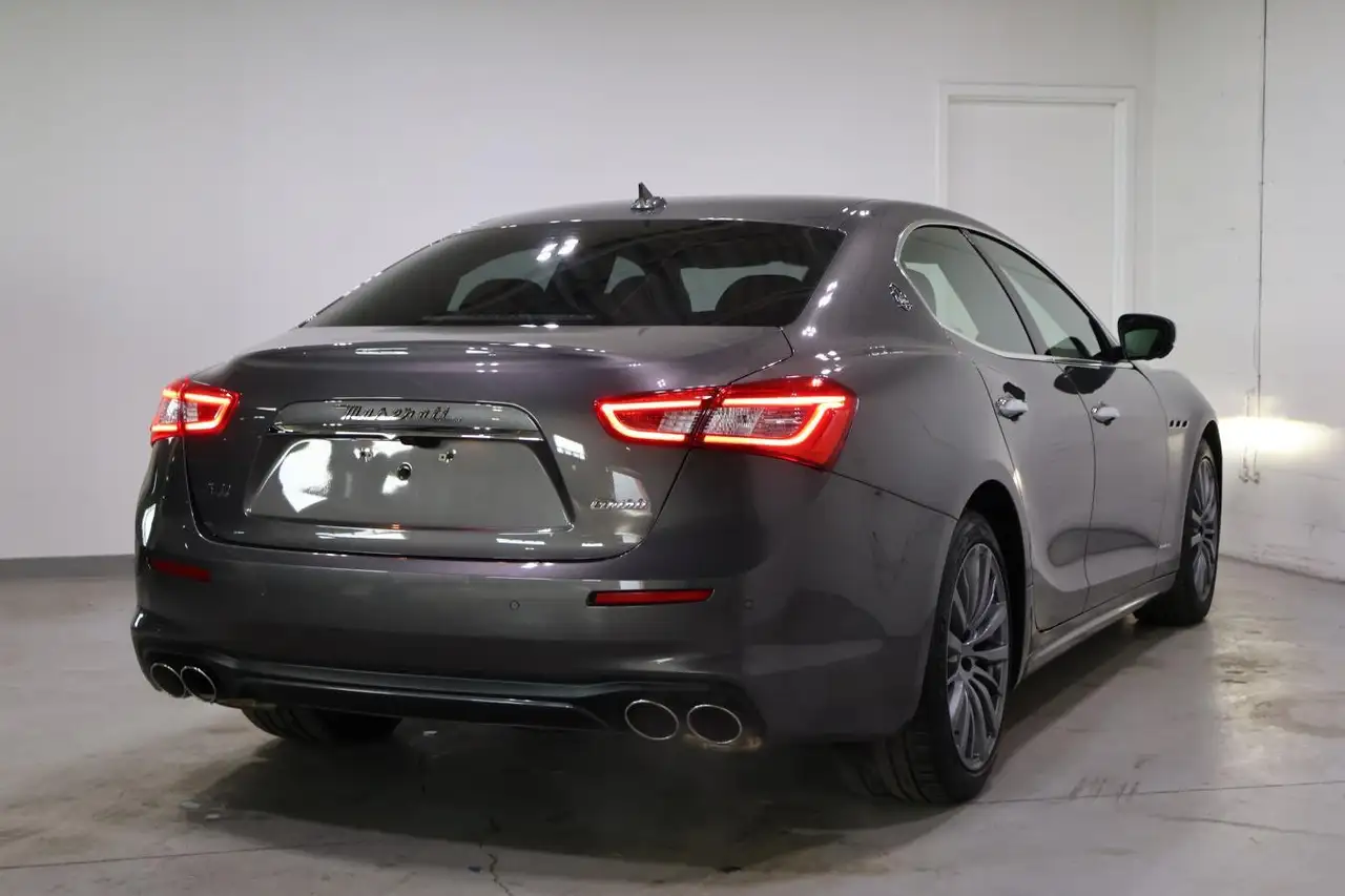 Maserati Ghibli снимка Maserati Ghibli