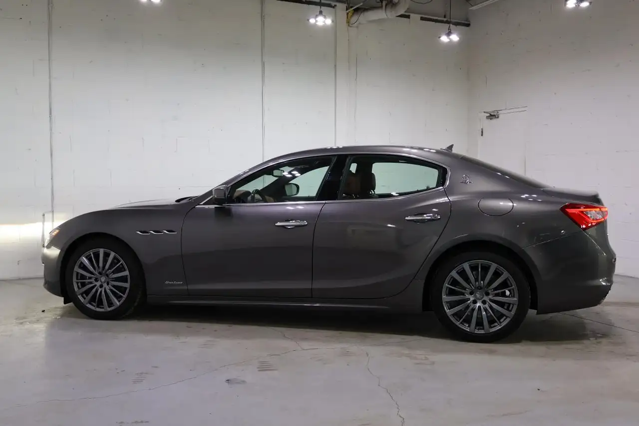 Maserati Ghibli снимка Maserati Ghibli