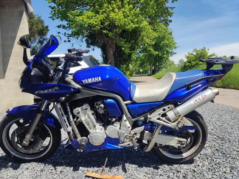 Yamaha FZR 1000