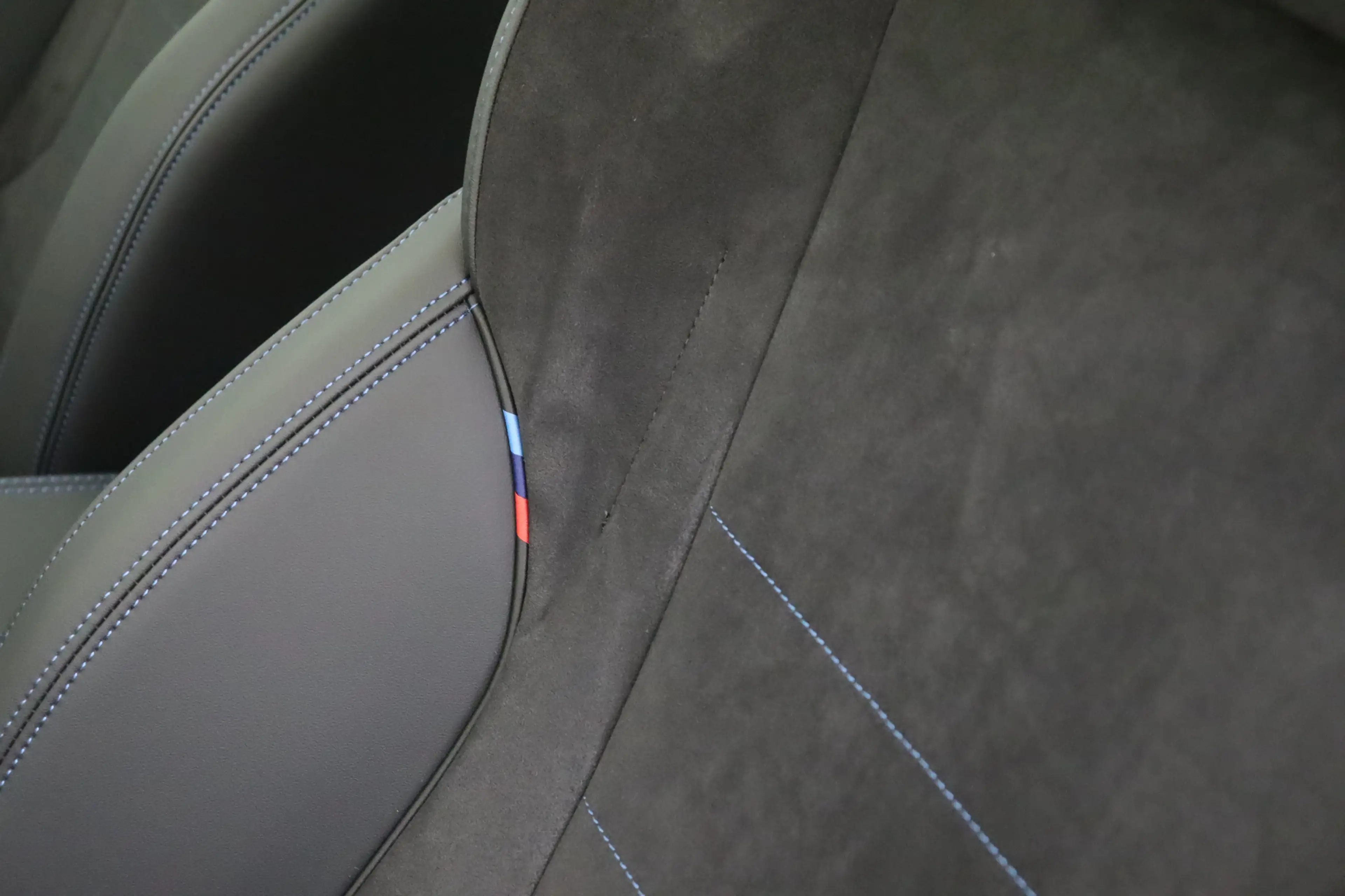 BMW iX1 eDrive20 M Sport / Panoramadak / Trekhaak / Sports — photo 9