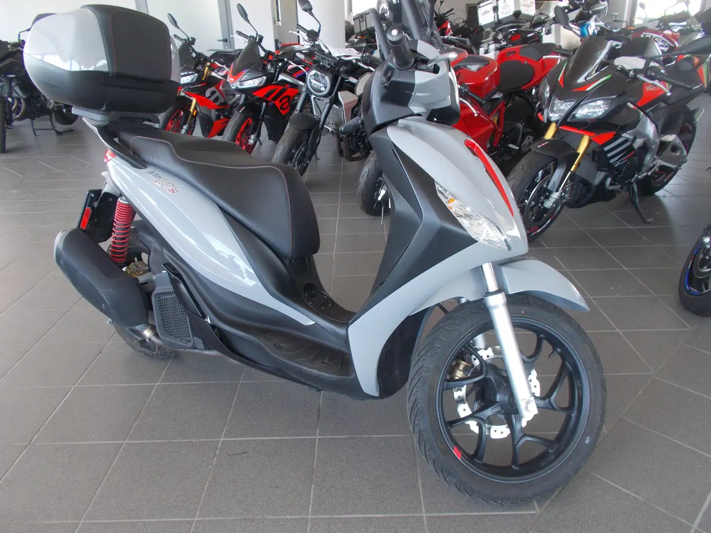 Piaggio Medley 125 SPORT Grigio - 1