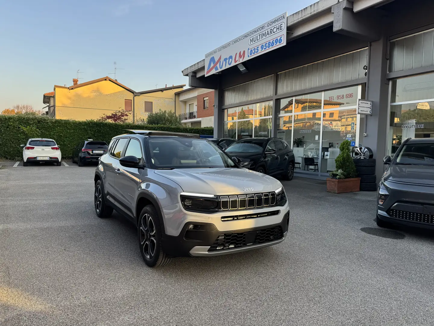 Jeep Avenger 1.2 turbo Summit fwd 100cv Grigio - 1