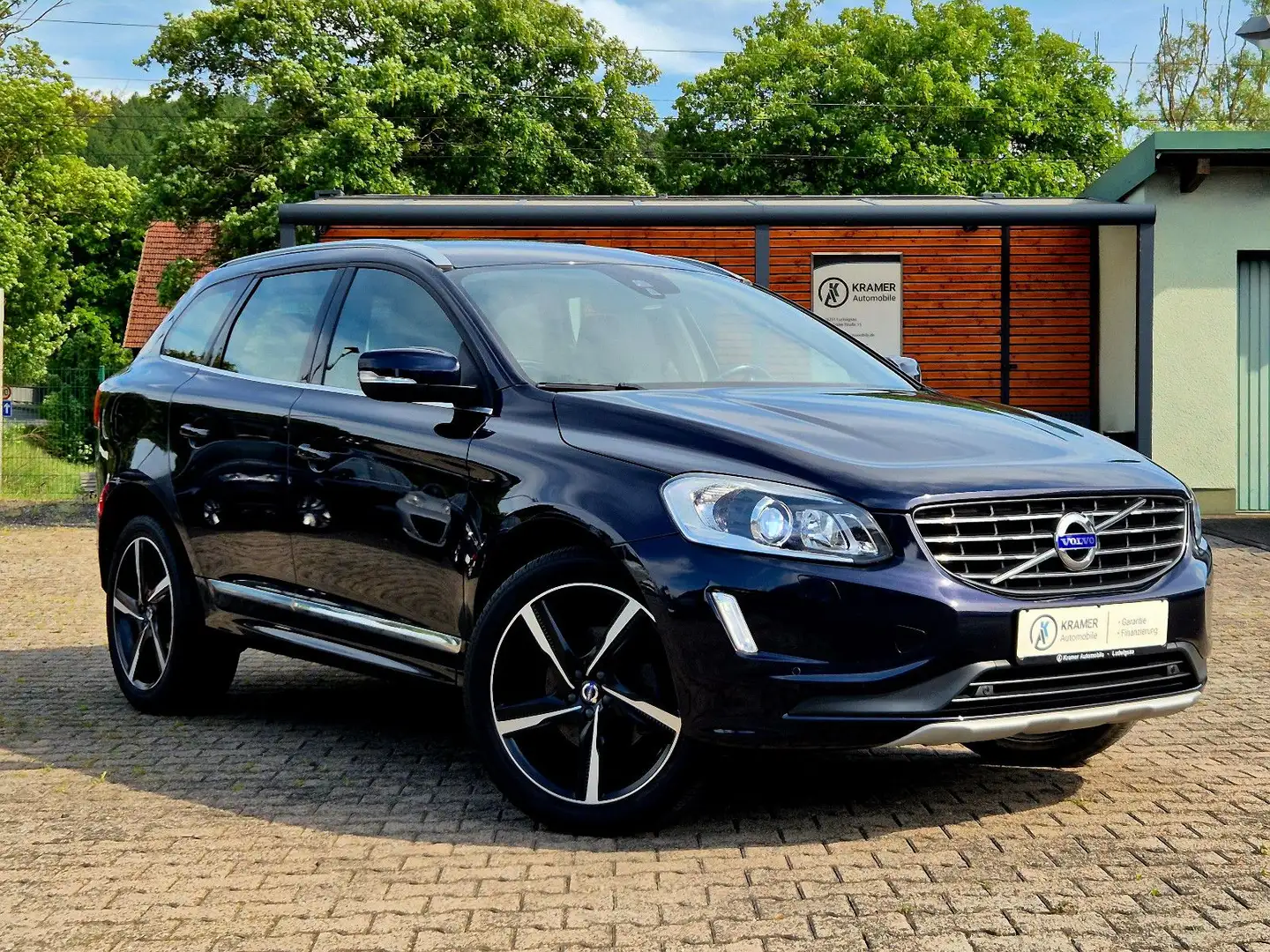 Volvo XC60 D4 Summum Geartronic/ AHK / Bi Xenon / Navi Blau - 1
