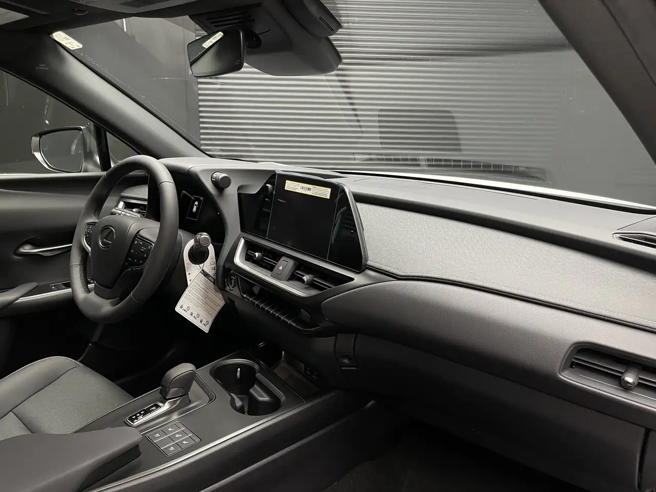 Lexus UX снимка Lexus UX