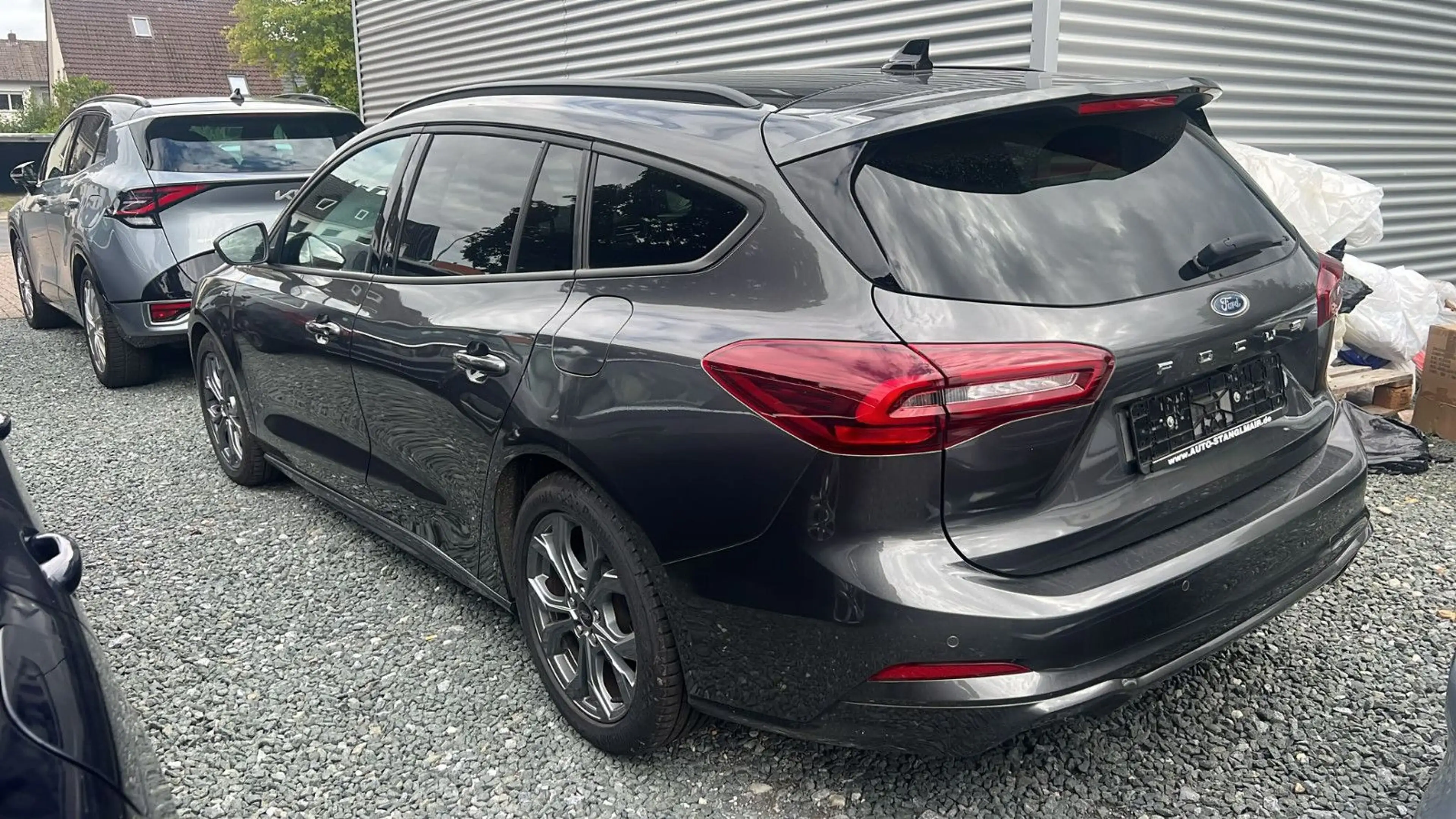 Ford Focus Turnier 1,5 EcoBlue ST-Line X AHK Pano ACC — photo 2