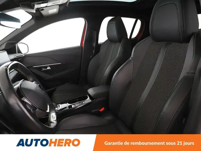 Peugeot 208 view 10