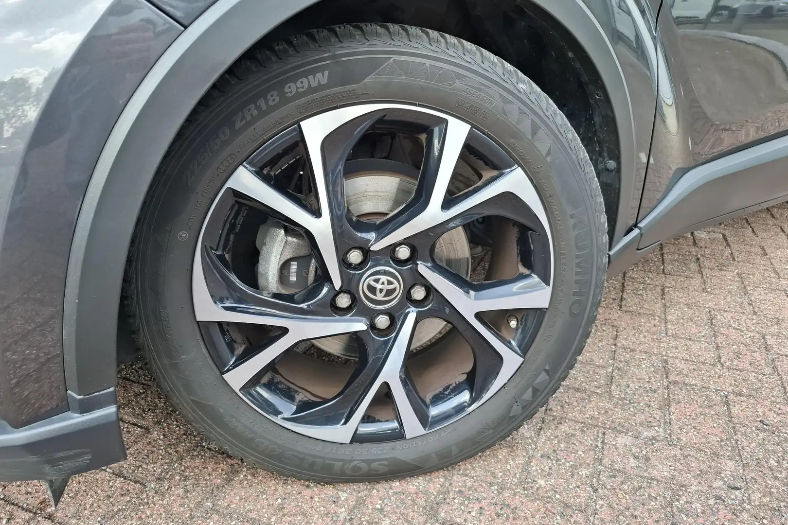 Toyota C-HR 1.8 Hybrid Dynamic Adaptieve cruise control, achte Grijs - 2