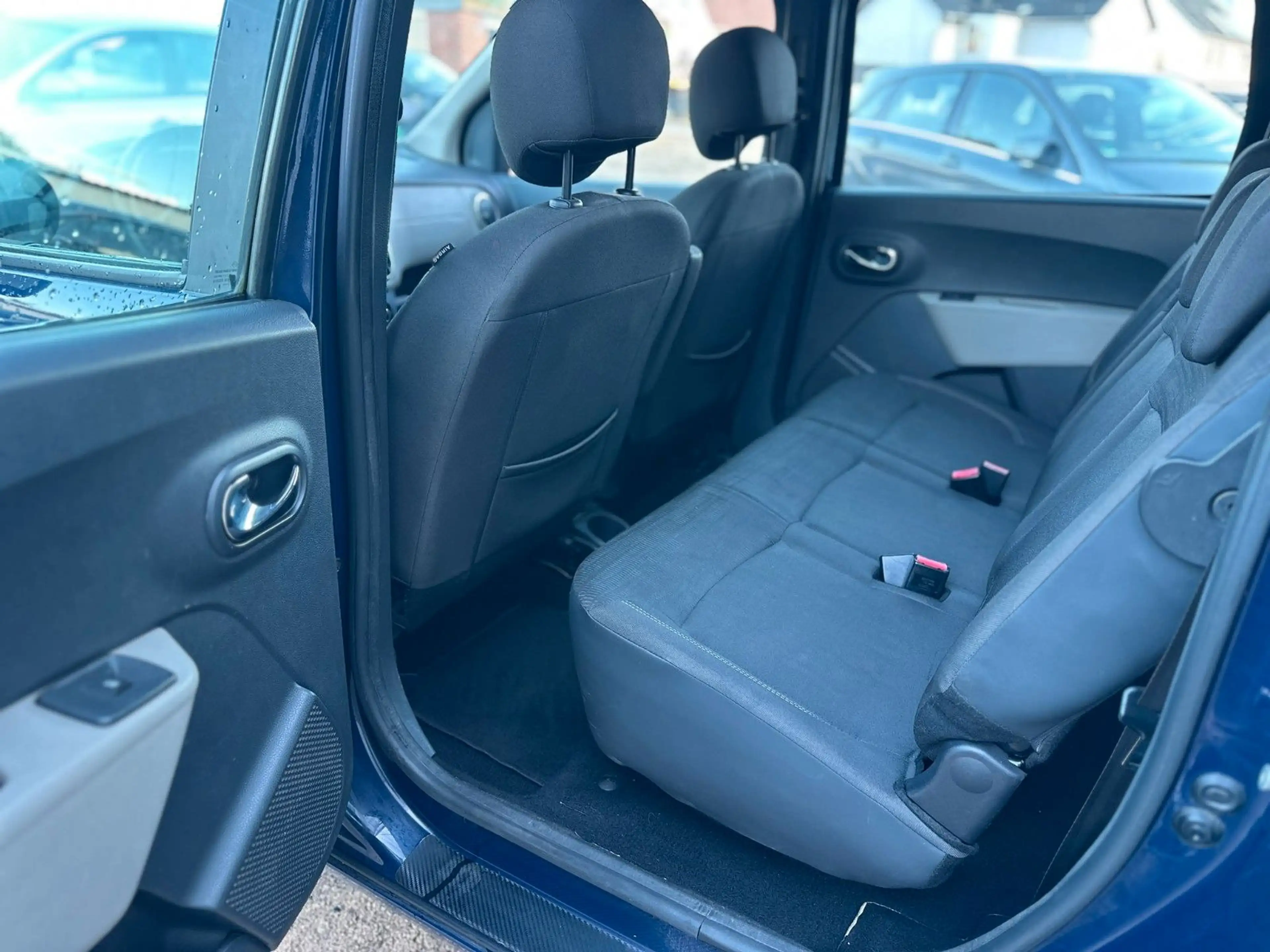 Dacia Lodgy Dacia*LODGY*KAMERA*GARANTIE*7-SITZER*KLIMA*NAVI — photo 4