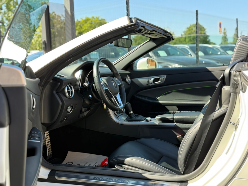 Mercedes-Benz SLK 200 CarbonLOOK Edition PACK AMG - TOIT PANO - AIRSCARF - NAVIGATION - LED - XENON - FULL OPTION — photo 7