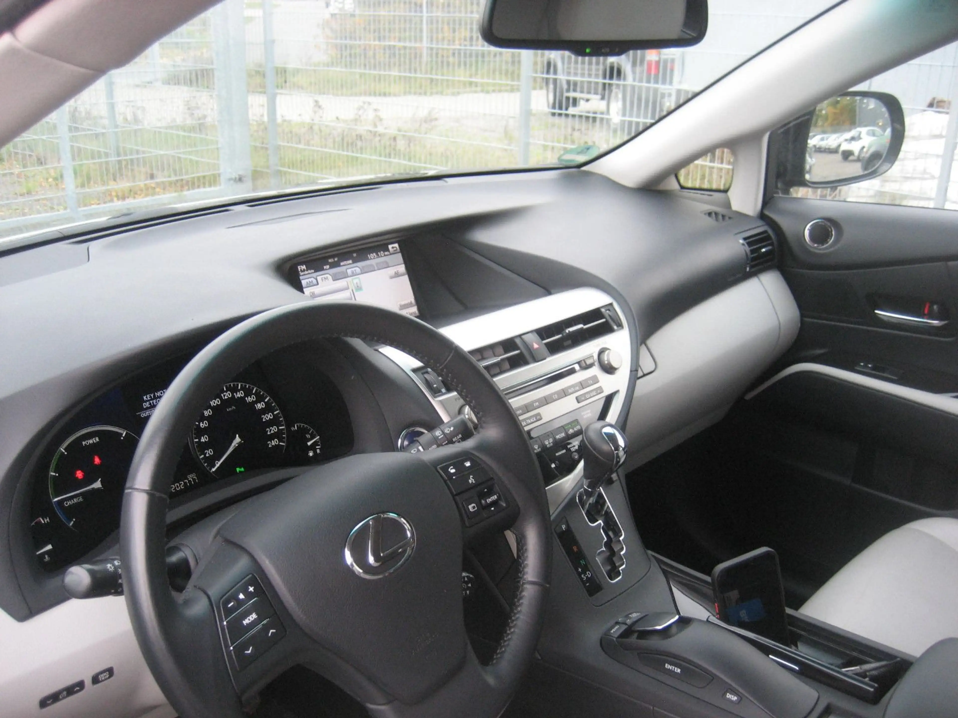 Lexus RX 450h limited edition — photo 14