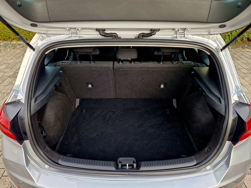 Hyundai i30 1.0 T-GDI Hybrid Select — photo 15