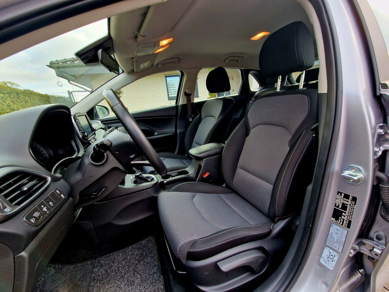 Hyundai i30 1.0 T-GDI Hybrid Select — photo 13