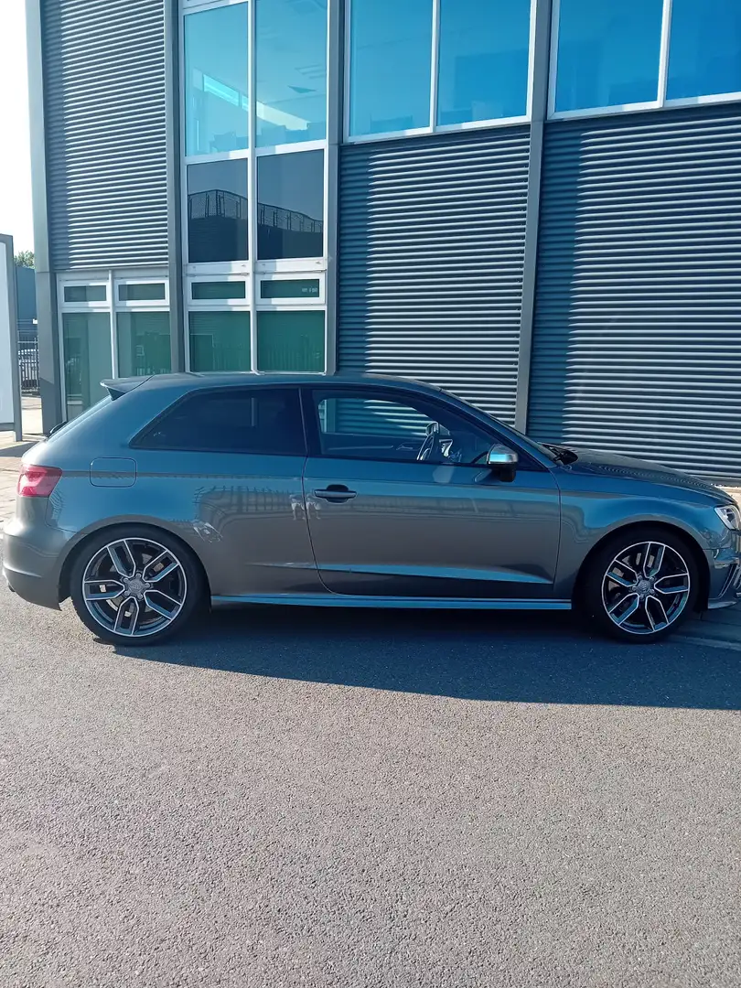 Audi S3 S tronic - 1