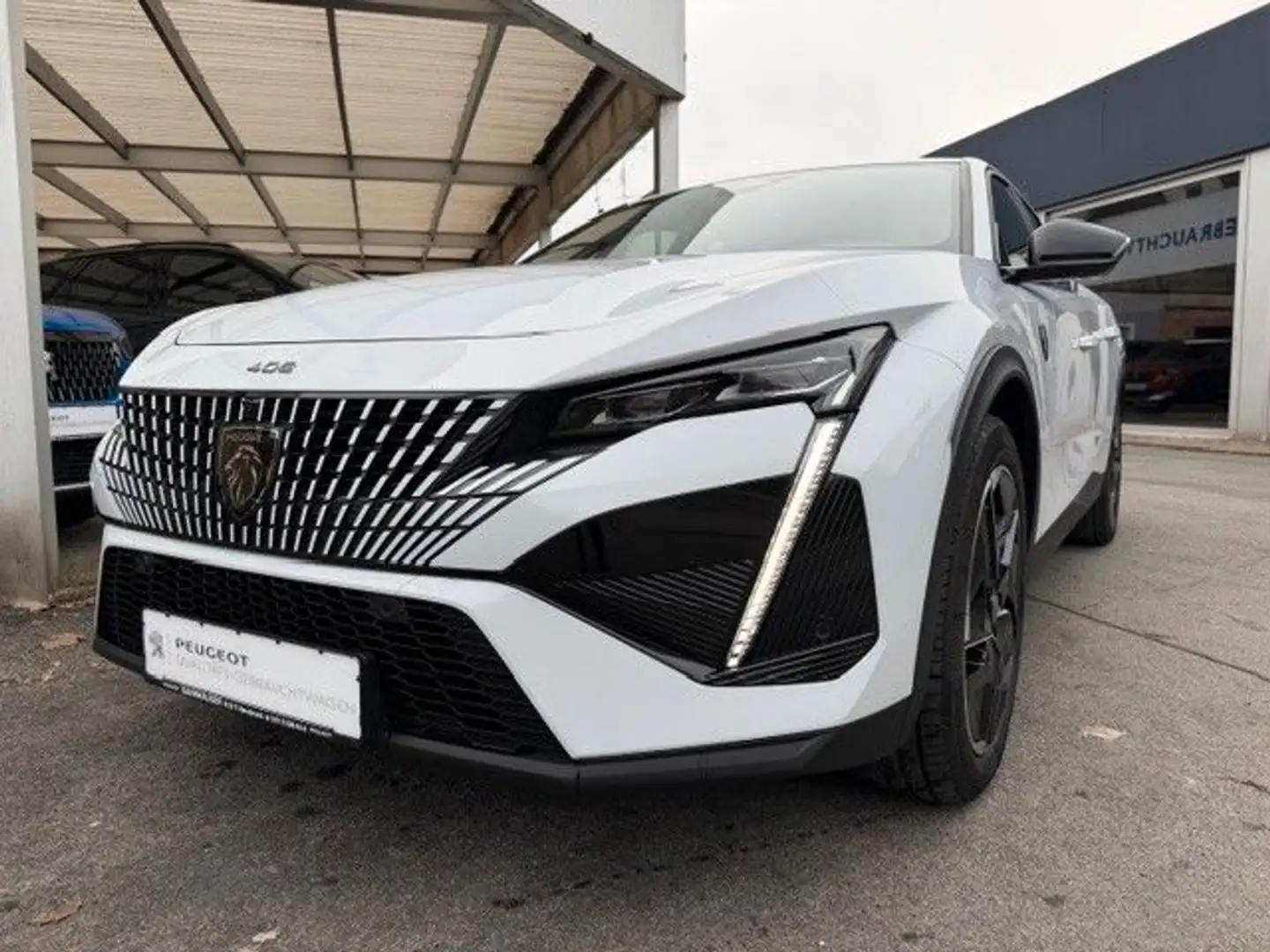 Peugeot 408 PureTech 130 EAT8 GT, AHK, FOCAL,360°K.,1.Hd Weiß - 2