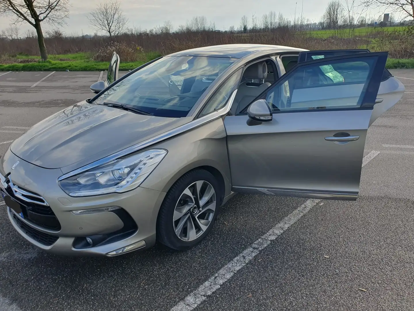 Citroen DS5 DS5 2.0 hdi So Chic s/t.panor. 160cv auto Brons - 2