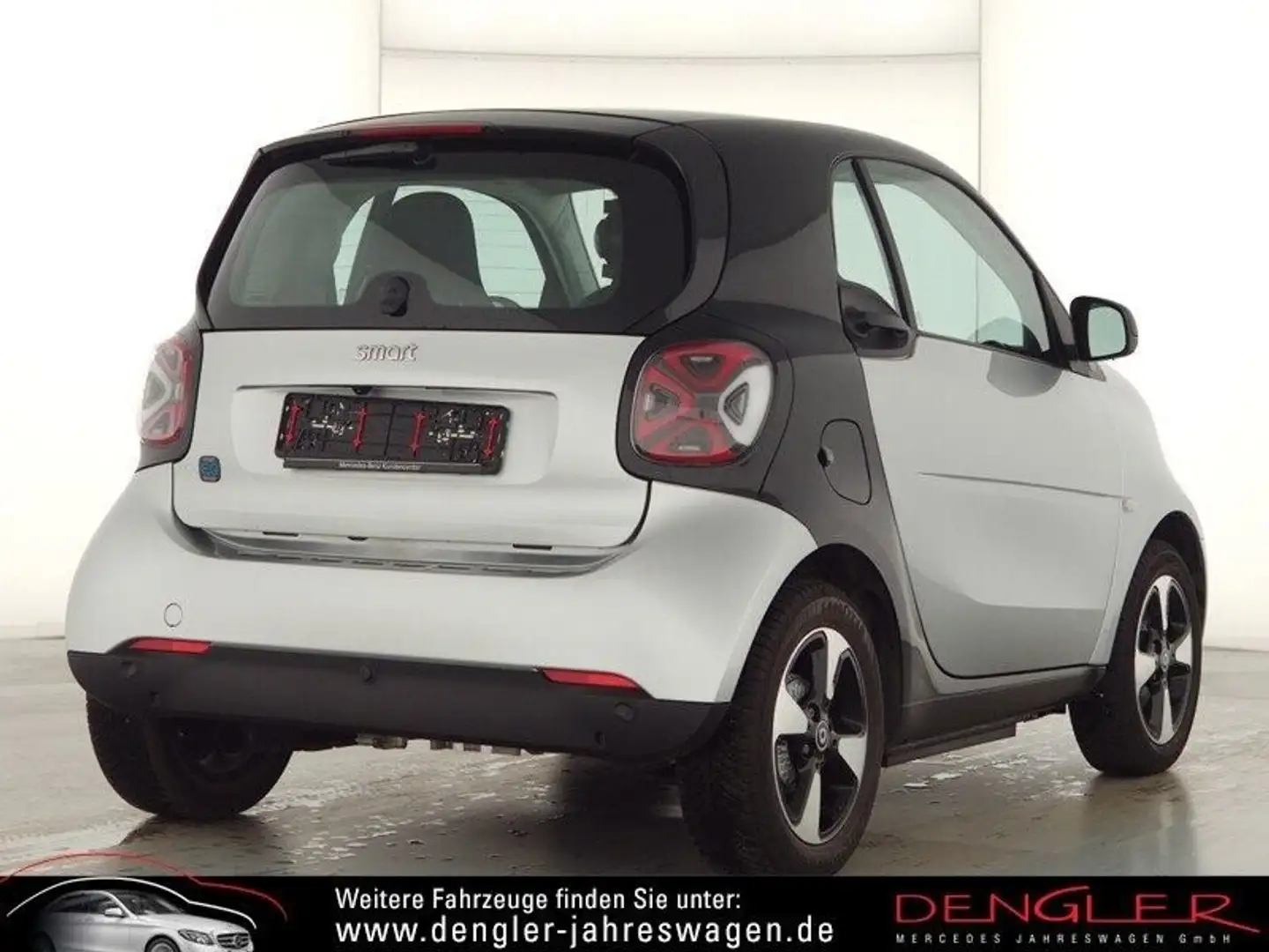 smart forTwo FORTWO Coupe EQ EXCLUSIVE*22KW*WINTER Passion srebrna - 2