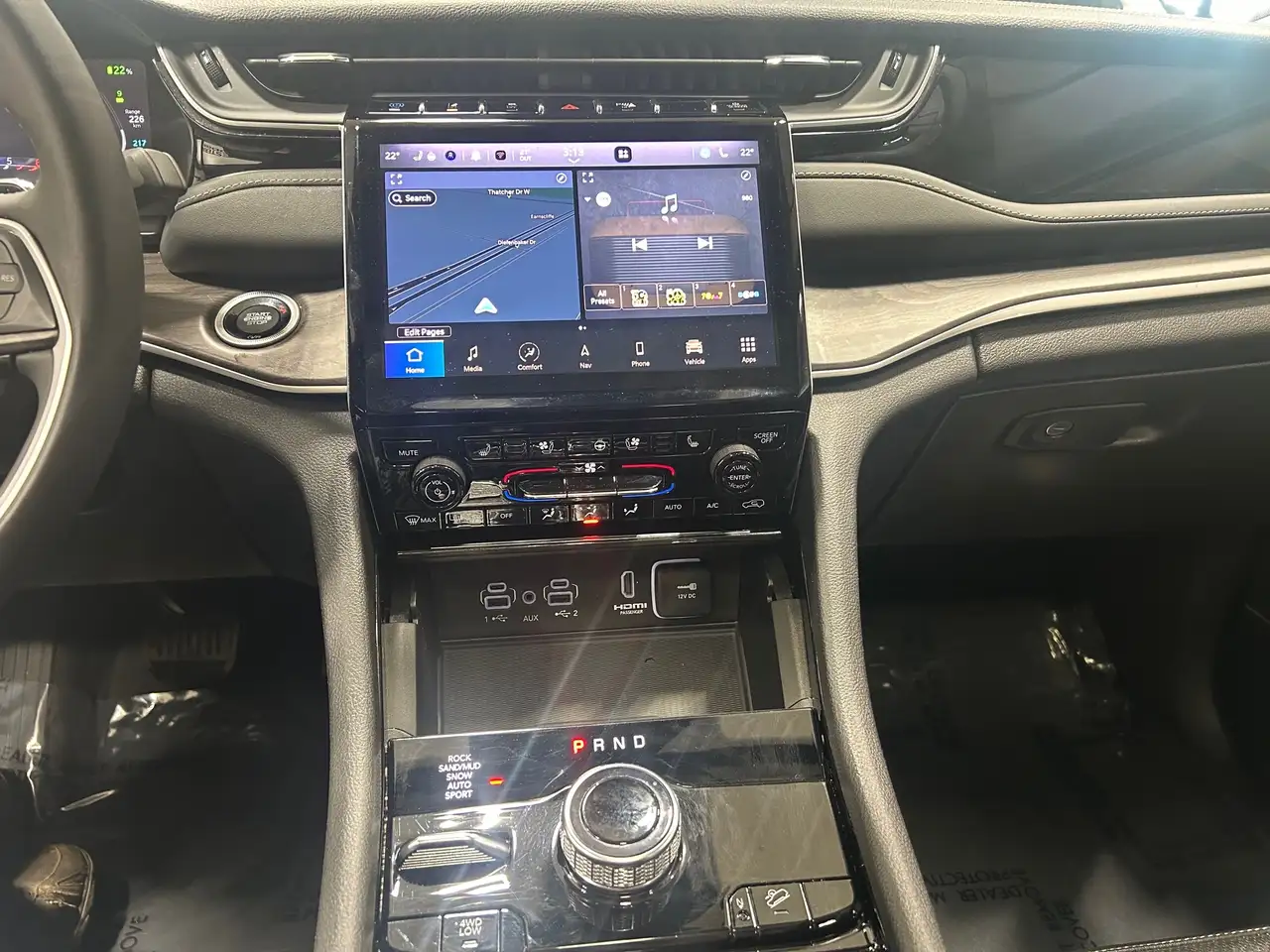 Jeep Grand Cherokee снимка Jeep Grand Cherokee