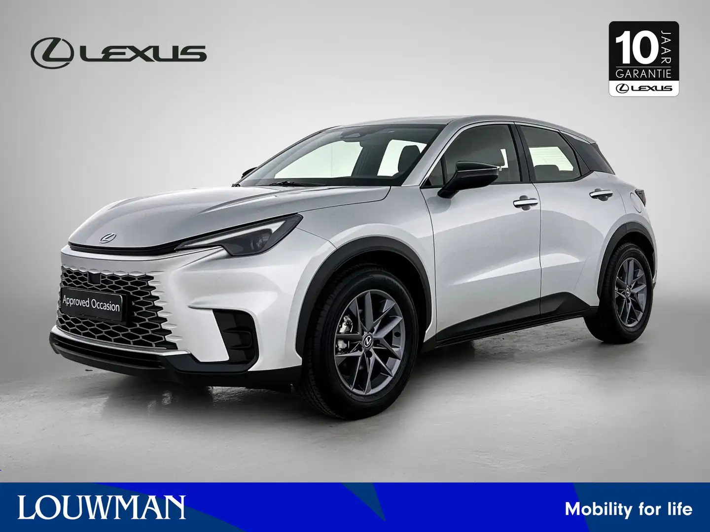 lexus lbx