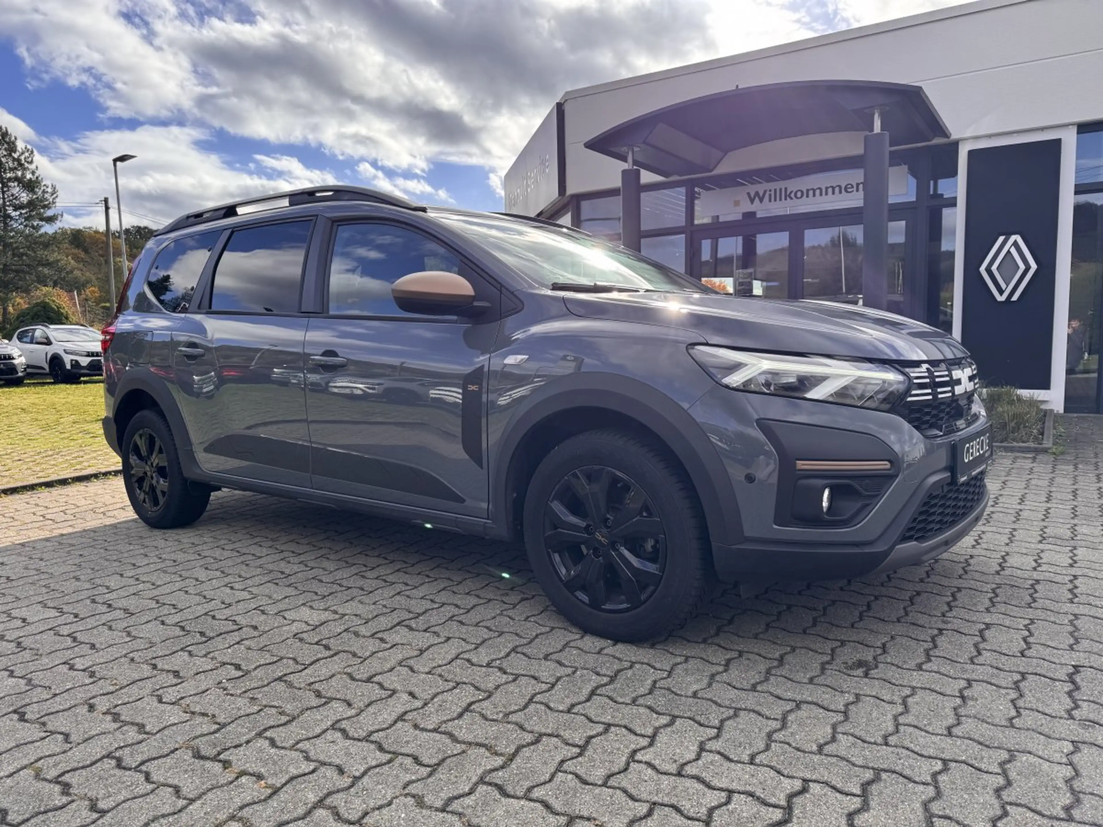 Dacia Jogger 1.0 TCe 110 Extreme 7-Sitzer — photo 2