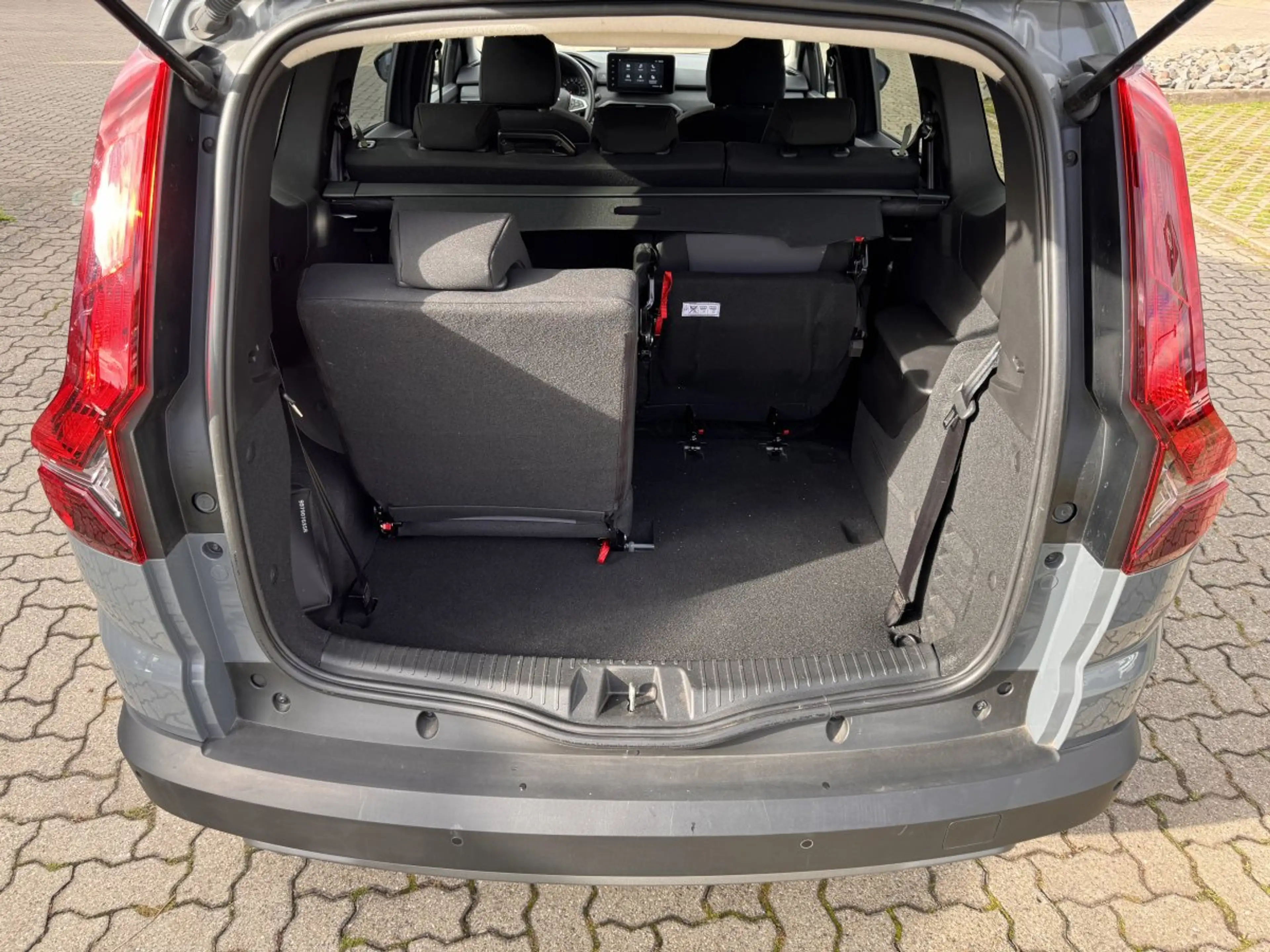 Dacia Jogger 1.0 TCe 110 Extreme 7-Sitzer — photo 14