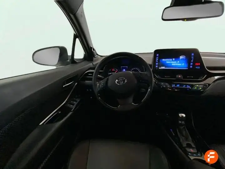 Toyota C-HR 2019, foto 8